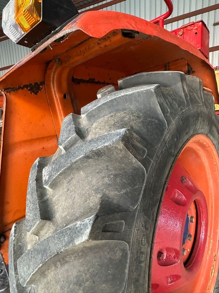 Vand tractor UTB 445