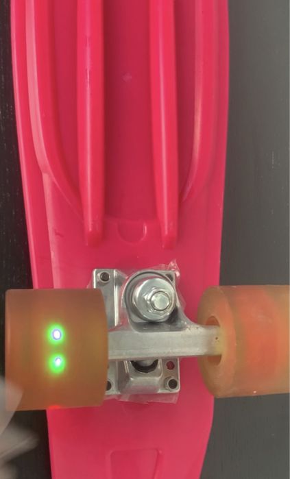Penny Board cu roti luminoase LED