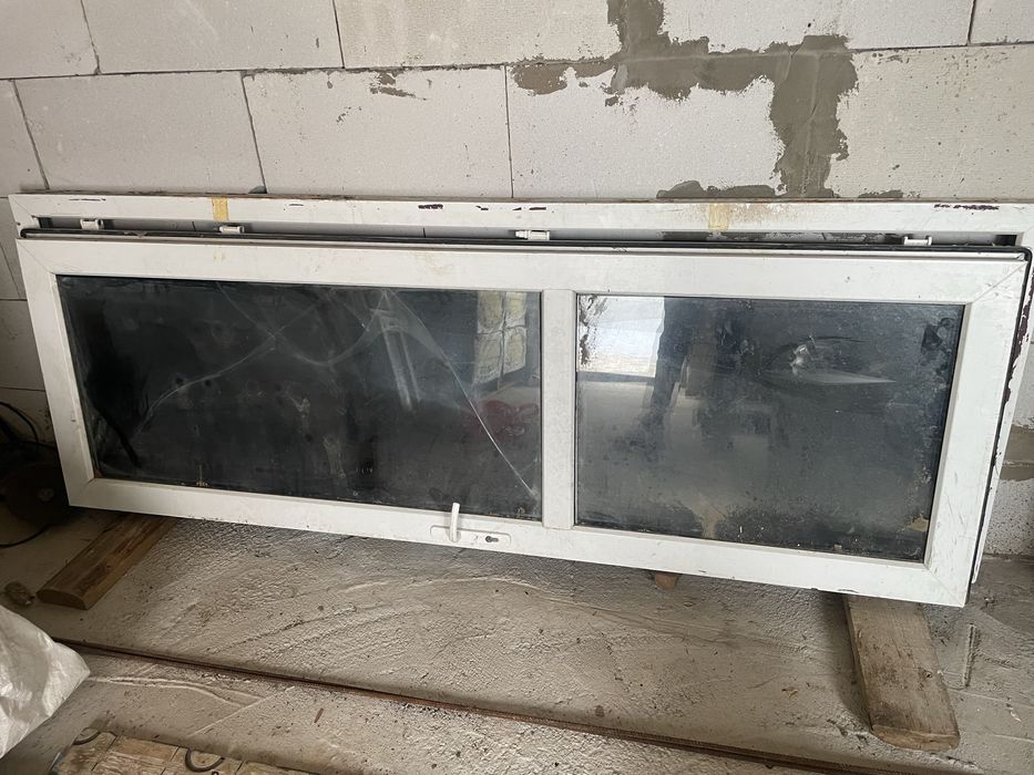 Пластиковая дверь