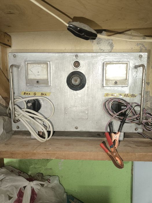 Зарядное устройство. В отличном состоянии. 2 шт.