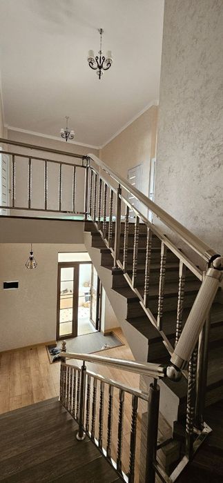 Ассалому алайкум Тошкент Шахар Кибрай центирда ховли Уй жой сотилади