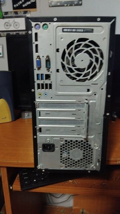 Vând calculator hp  Windows 7