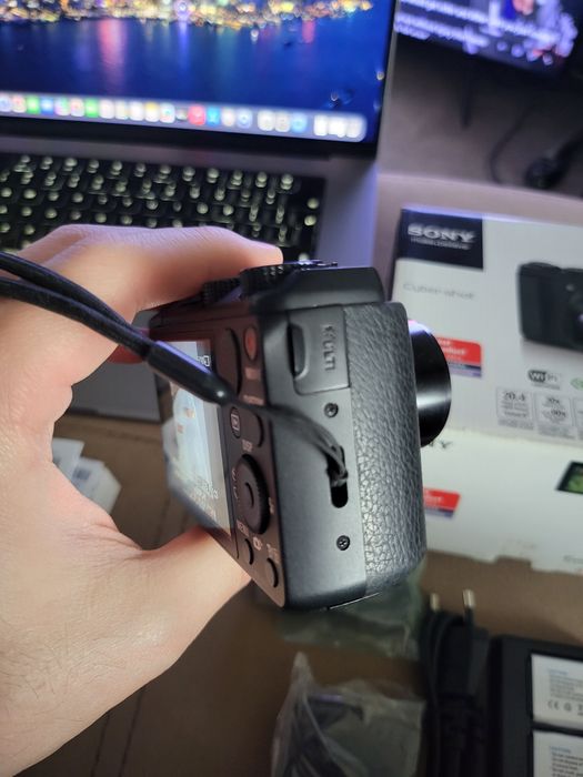 Sony HX50 20 мегапиксела/WiFi/30 зуум