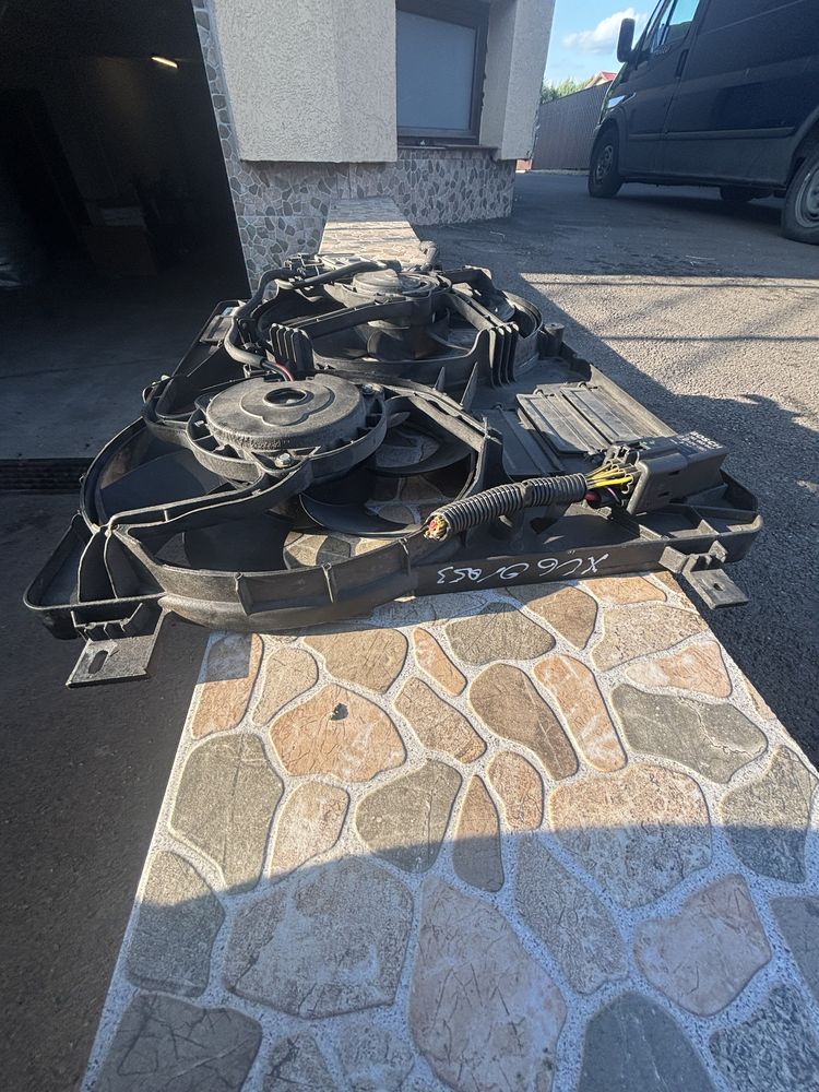 Vând kit răcire Volvo xc60, ventilatoare, releu, și modulul de comandă