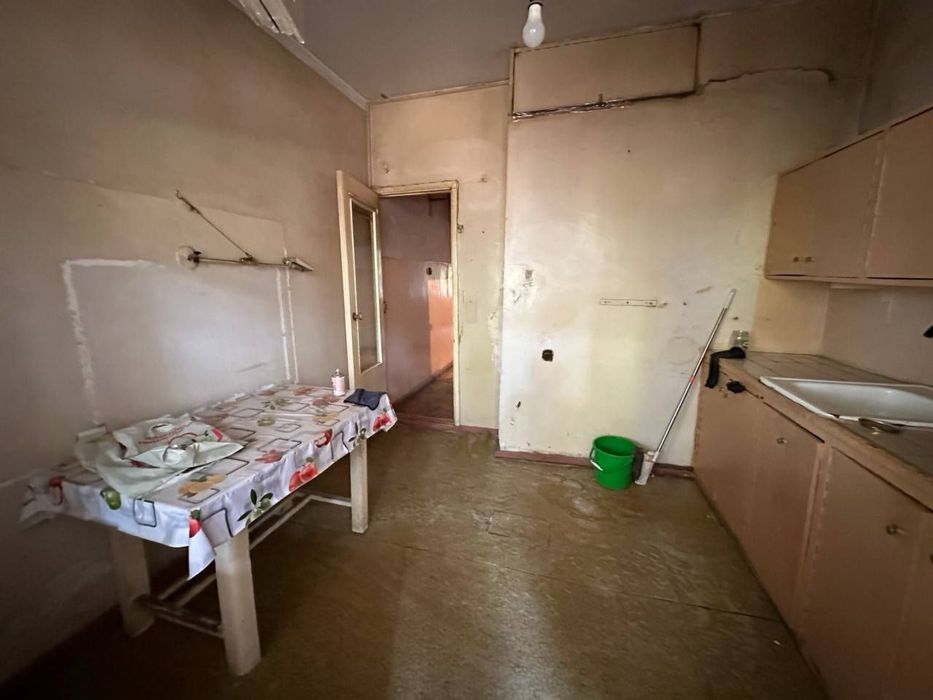 Продается 4-комнатная квартира, массив Карасу-2, ориентир Корзинка, ре