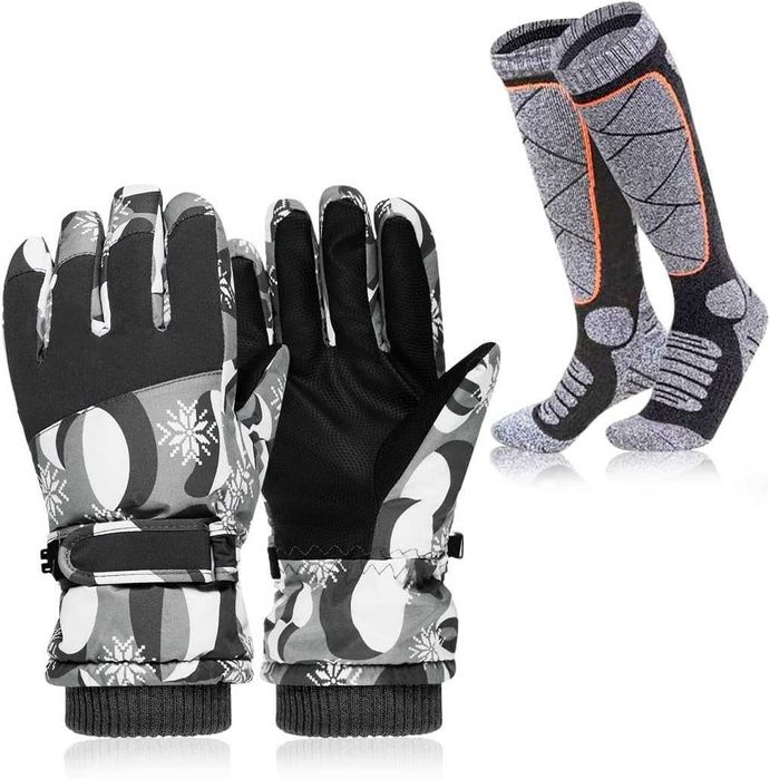 set de mănuși impermeabile și șosete de schi