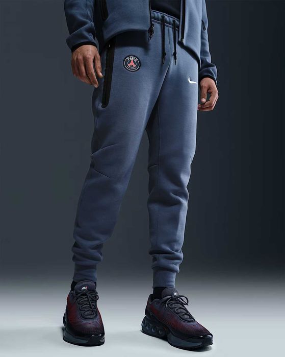 Nike Tech Fleece Paris Saint Germain Спортен Екип