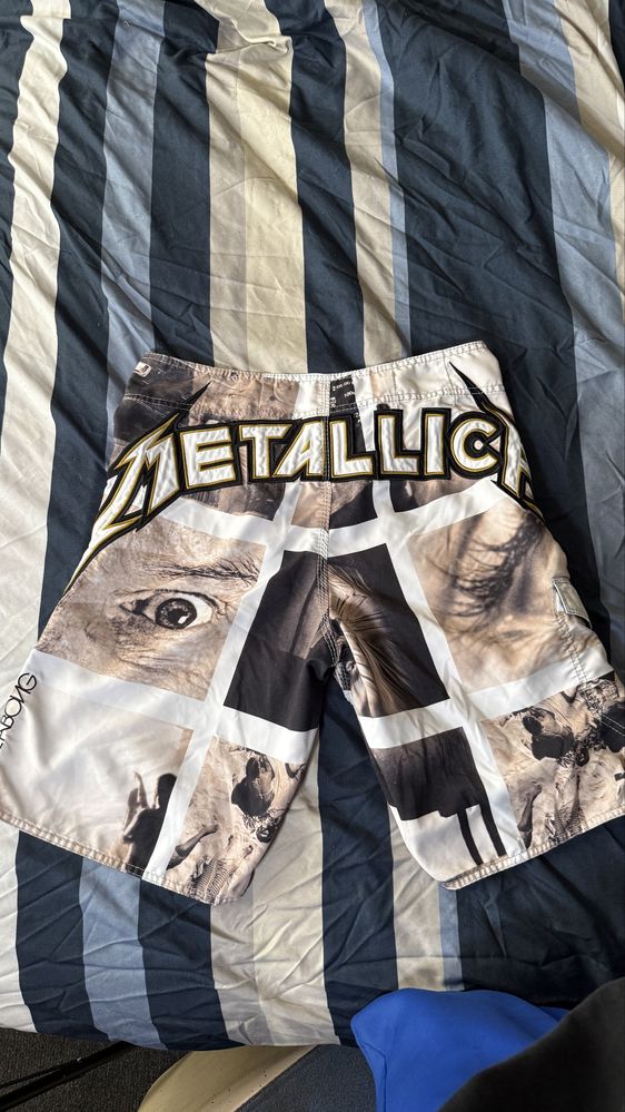 Pantaloni scurti Metallica limited edition x billabong
