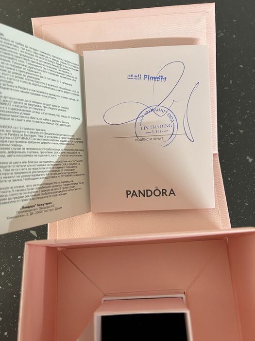 Обеци на Pandora