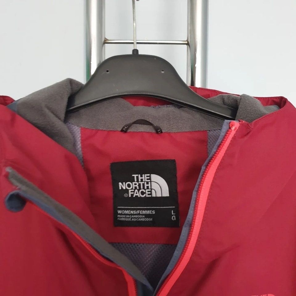 Страхотно дамско яке THE NORTH FACE размер L  ветровка