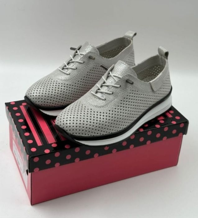 Кросовки натуралка 39-40, 7000тг