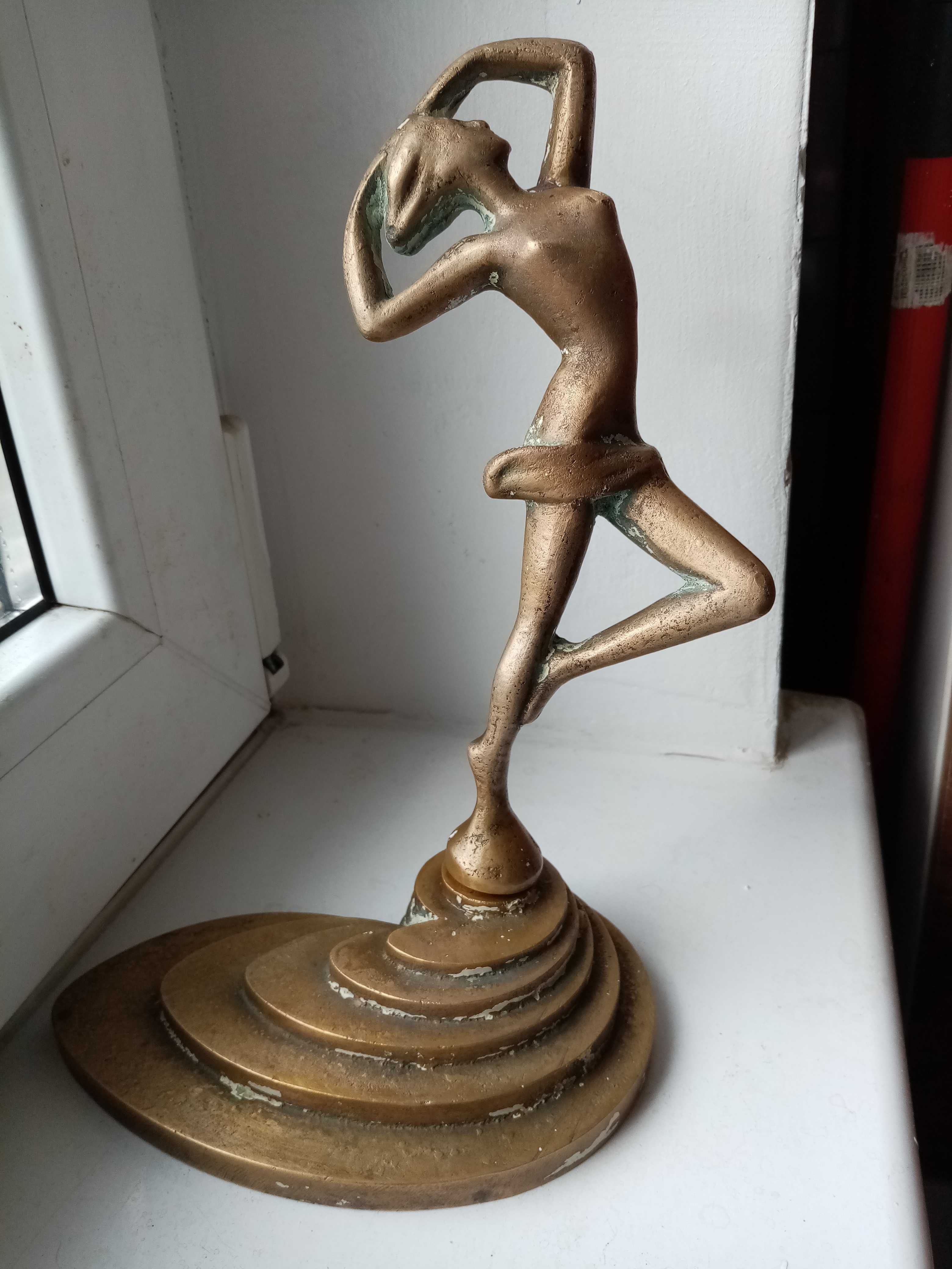 Statueta din bronz, balerina, pe stativ bronz, anii 1970, perfectă,