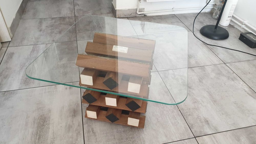 masuta de sticla AUREL DAN, Lucrare de arta Structura lemn, cuburi