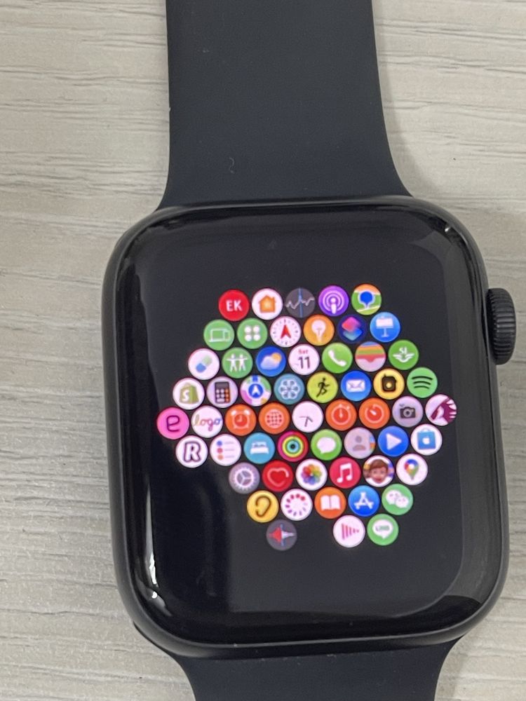 Смарт-часы Apple Watch SE 44 мм