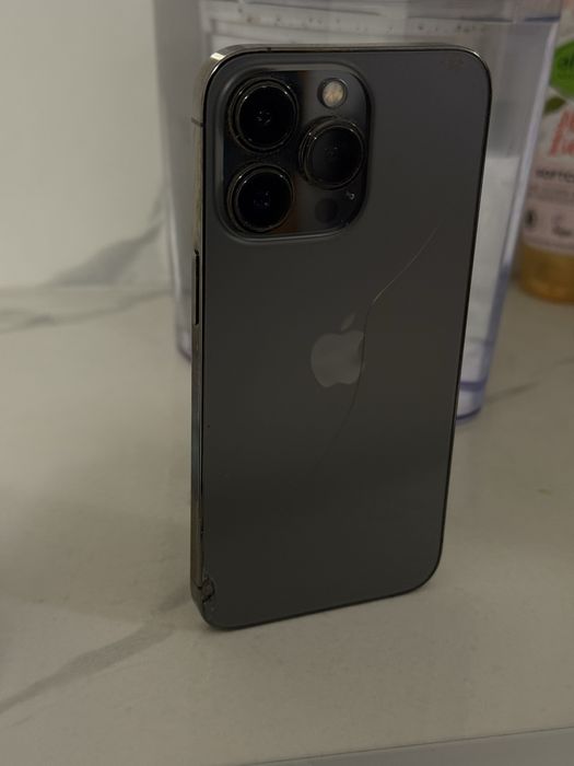 Iphone 13  почти нов