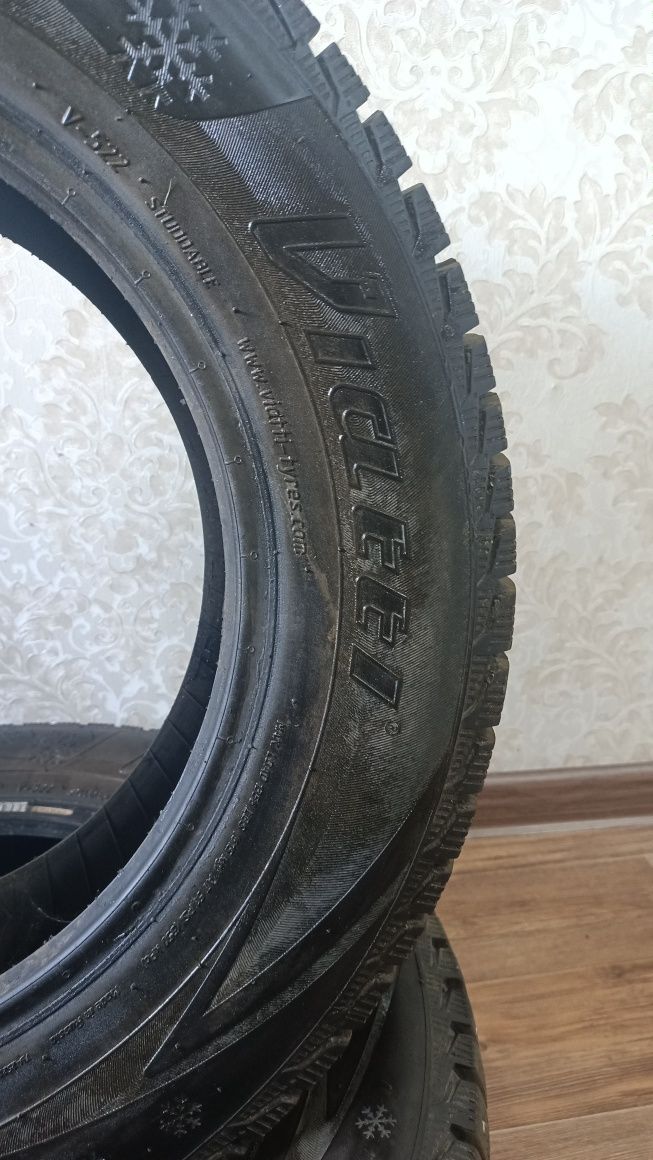 Шины зимные, отличный