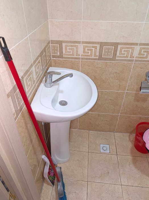 Карши ситйда  2 хонали уй ижарага берилади. 3-этажда жойлашган