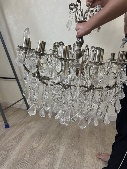 Продается люстра 5000 тенге