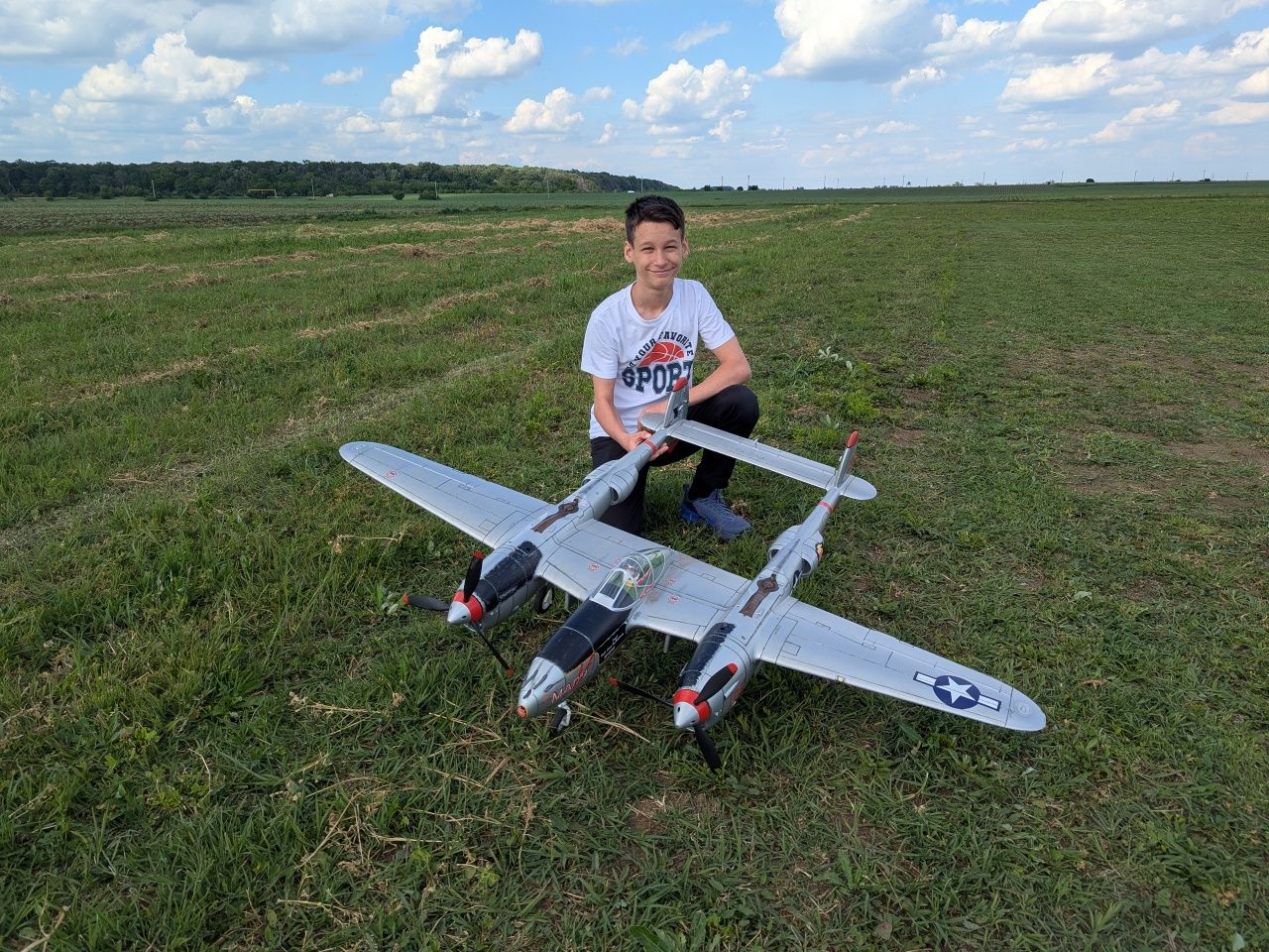 Aeromodel cu radiocomanda P38 1.6m