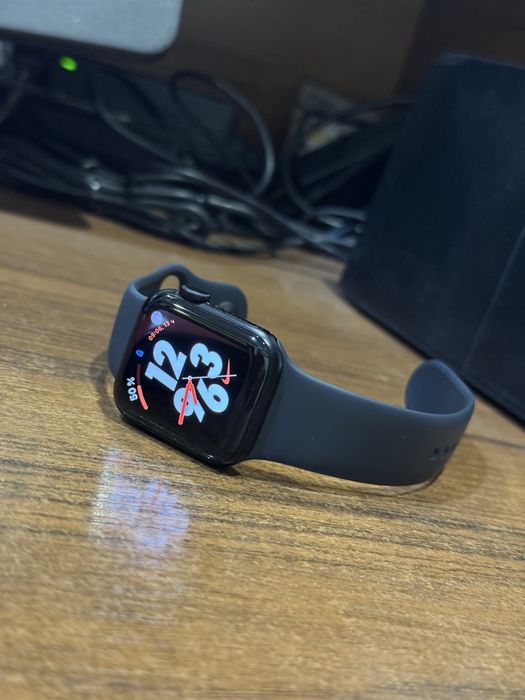Apple Watch SE срочно