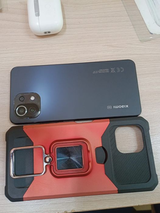 Продаю Xiaomi 11 Lite 5G NE (8+4 / 128 ГБ)