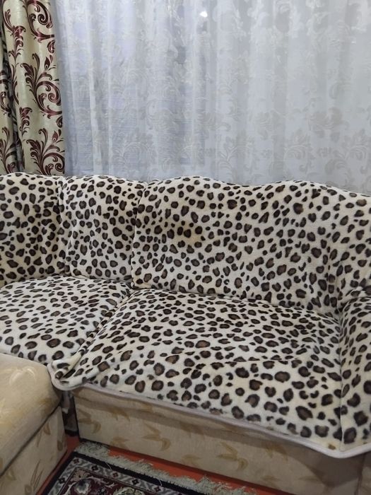 Продам диван  срочно