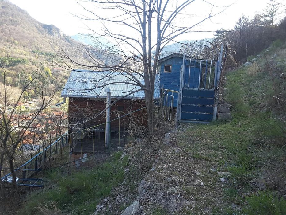 Продава се имот в село Бачково