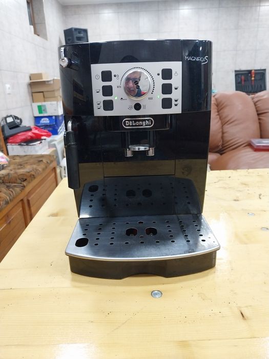Expresor Delonghi Magnifica S