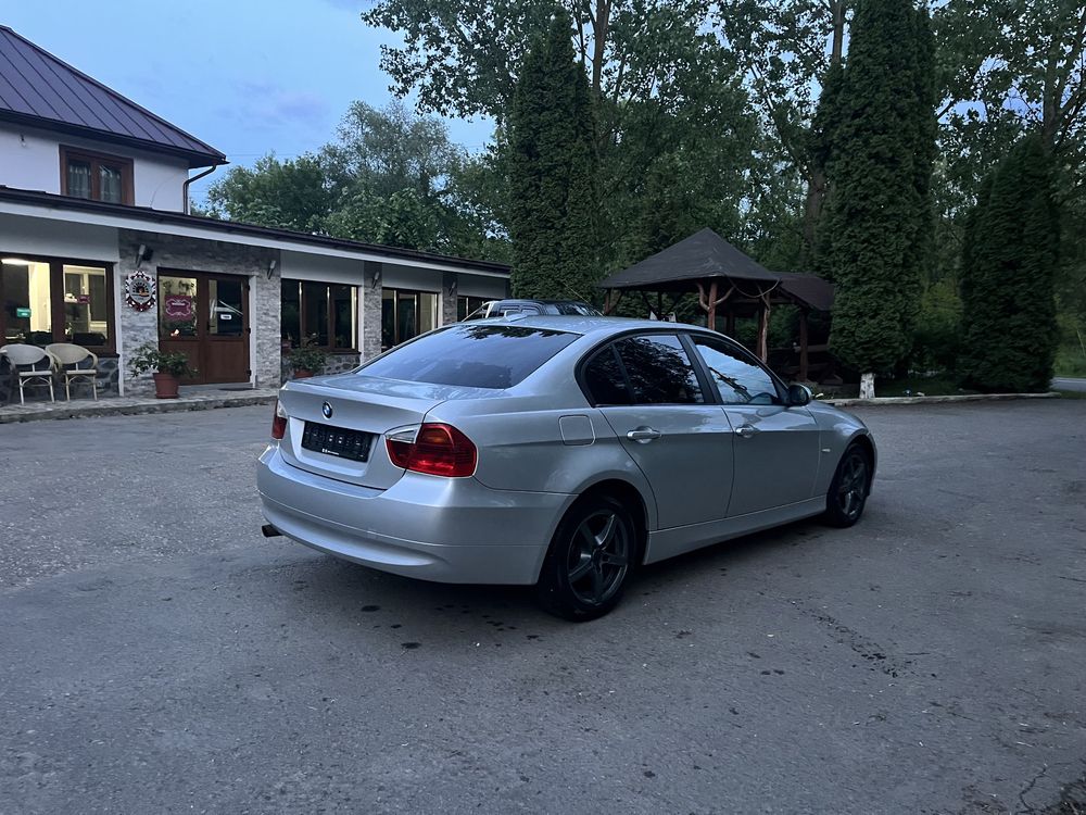 Bmw E90 seria 3 NAVI mare recent adus nerulat ro import germania