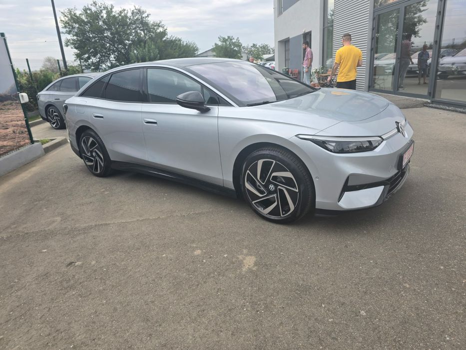 Închirieri Masini Electrice Hybrid Toyota Corolla  imobiliarenonstop