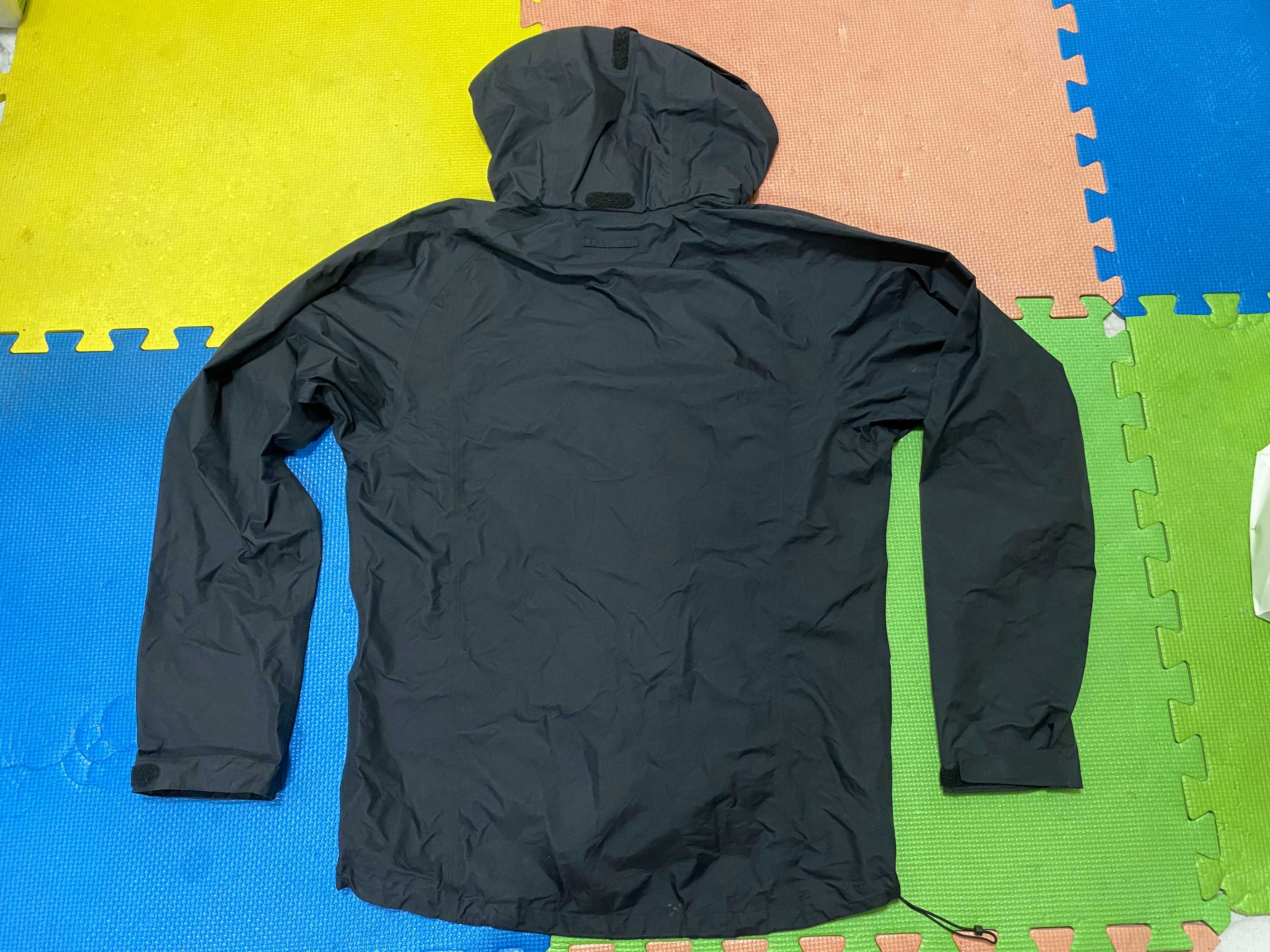 ''LOWE ALPINE Gore-Tex Paclite''оригинално дамско яке М размер