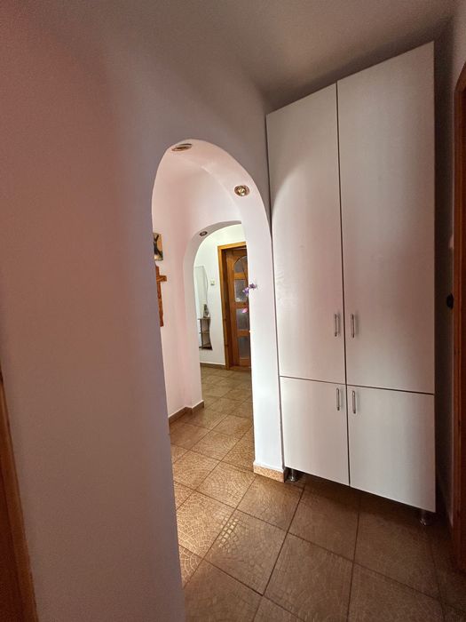 4 camere decomandat - zona de jos - Modern - se accepta credit