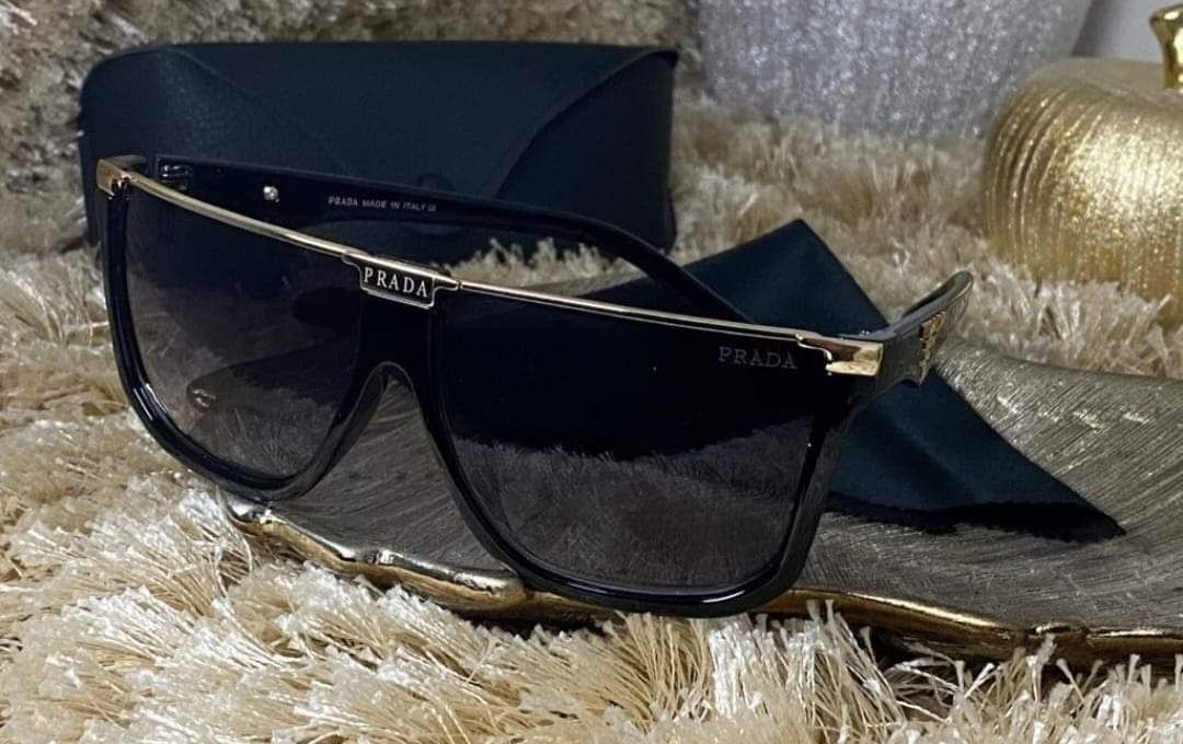 Ochelari de soare Prada