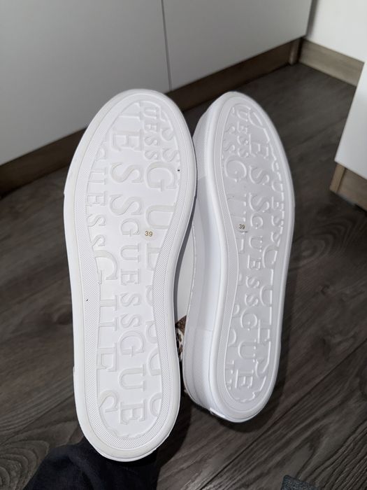 Дамски обувки на guess