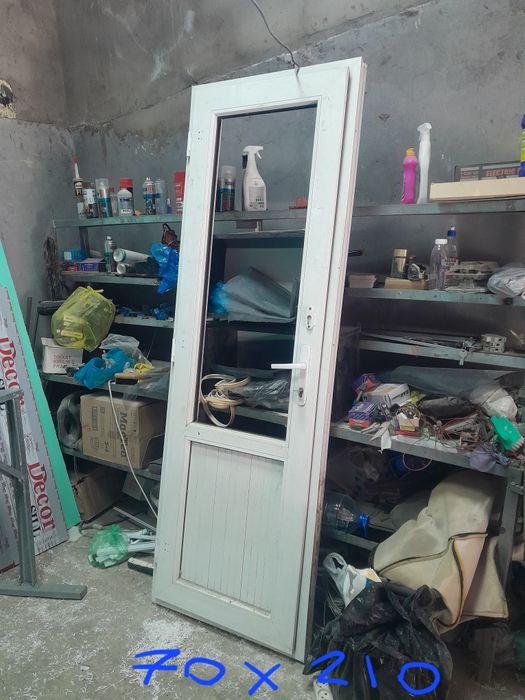 Пластиковая дверь 70×210см.