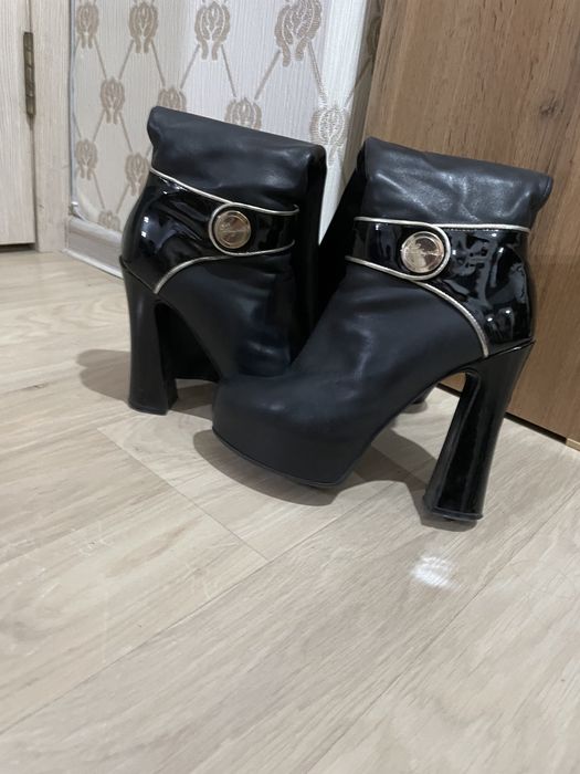 Модные сапоги Италии