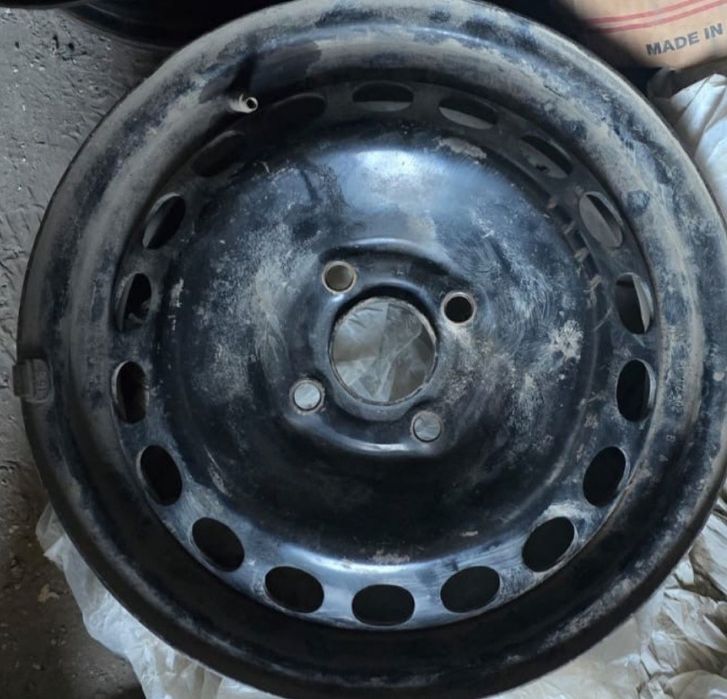 Продам штампованный диск на кобальт