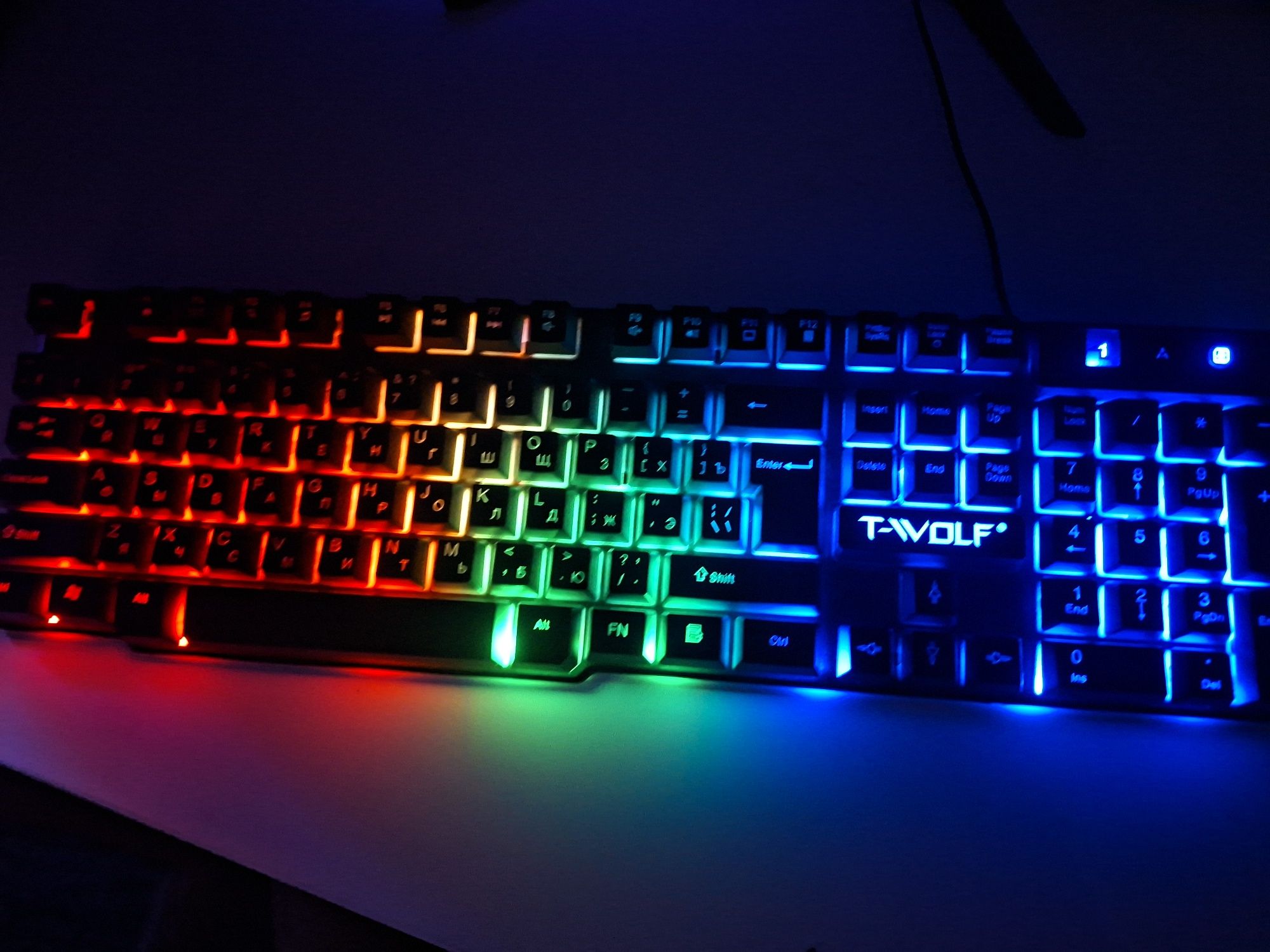 Игровая клавиатура RGB-подсветка