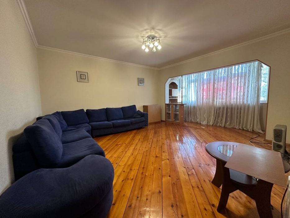 Квартира на Садыка Азимова