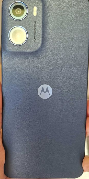 Смартфон Motorola G05 64 GB-НОВ с гаранция и кейс