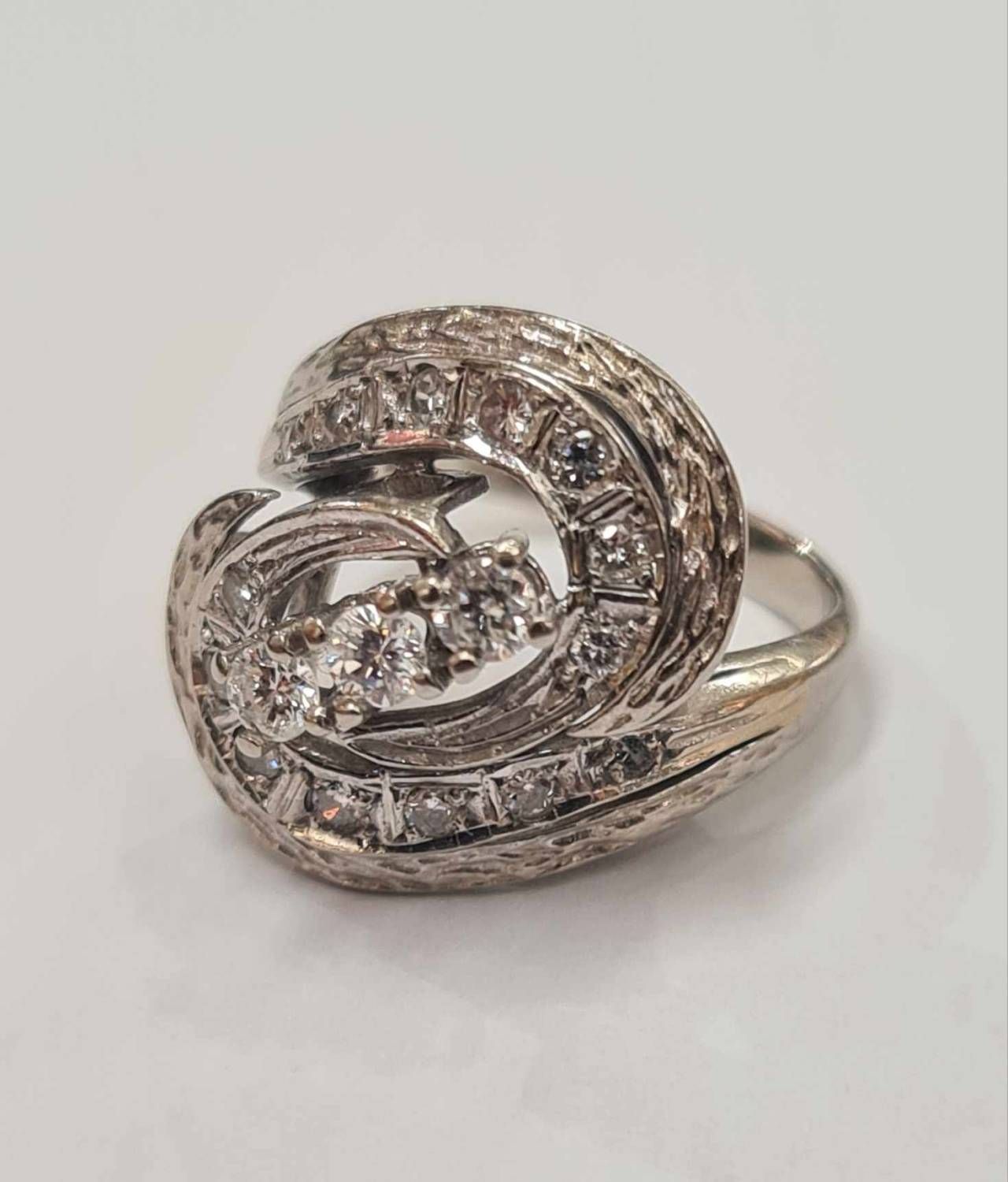 Inel din aur alb 14, cu diamante nturale, IAU708
