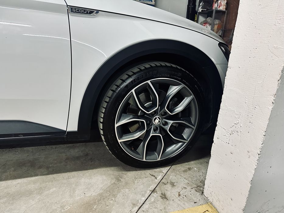 Skoda Superb SCOUT 2.0 TSI 272кс 7DSG 4X4