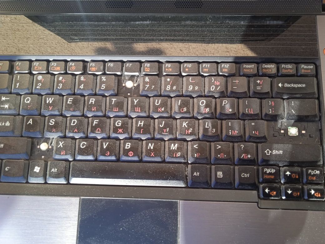 Продавам лаптоп Lenovo IdeaPad 4051
