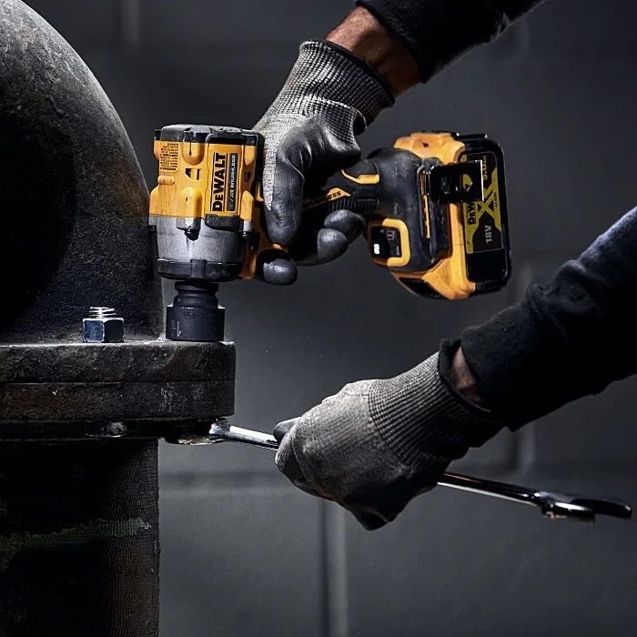 Акумулаторен Ударен Гайковерт DeWALT DCF922N 18V 406 Nm