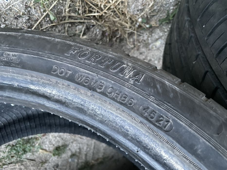 Гуми 2бр - 285/35/22