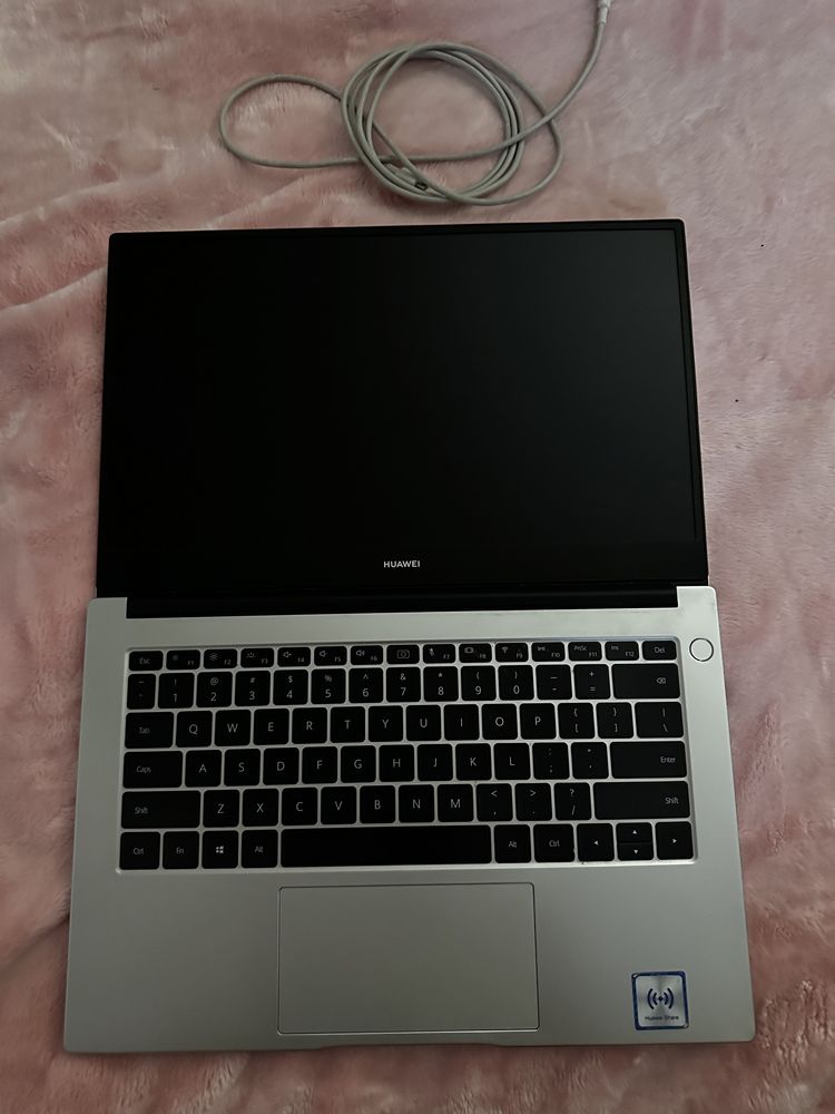 Laptop Huawei silver