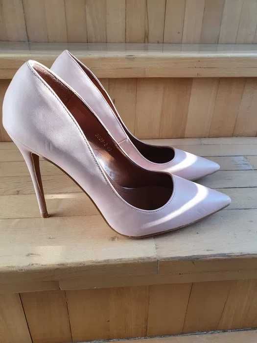 Pantofi Stiletto