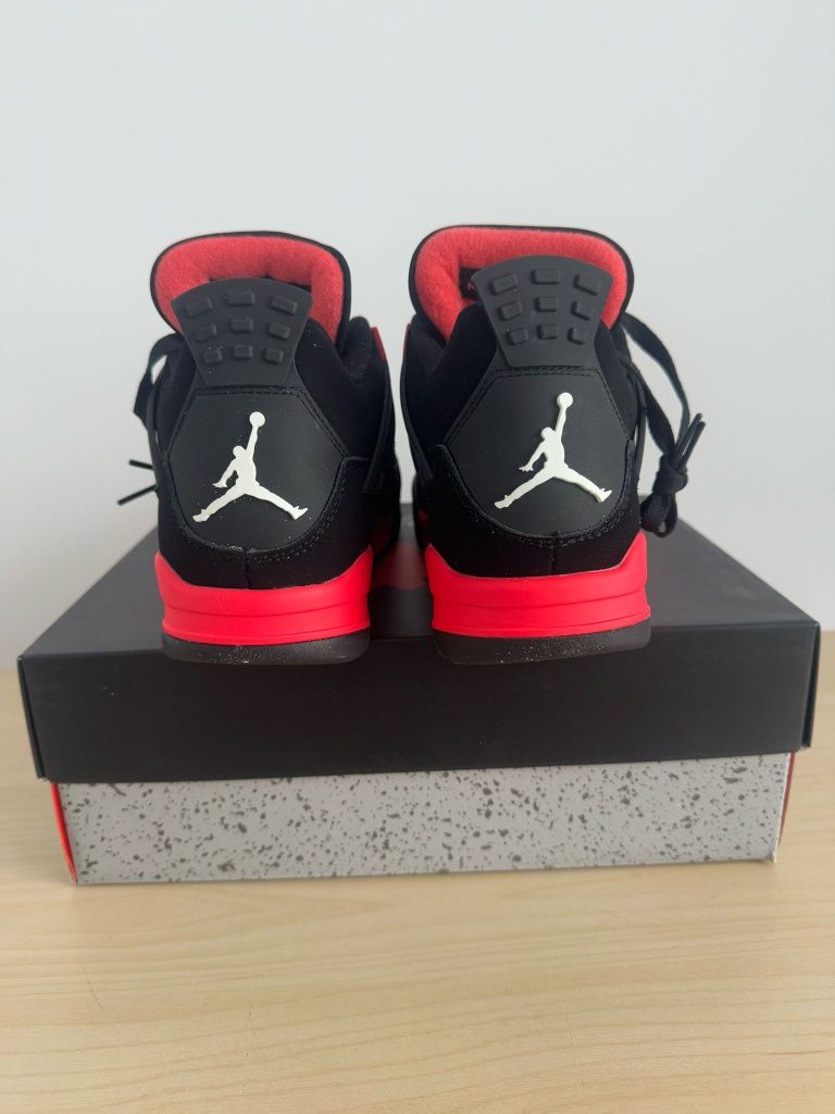 Air Jordan 4 Retro