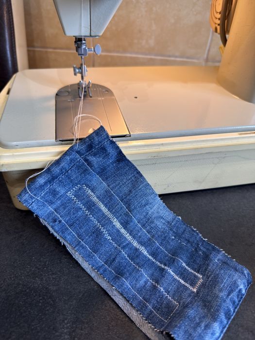 Masina de cusut surfilat si butoniere Singer Merrit Germania