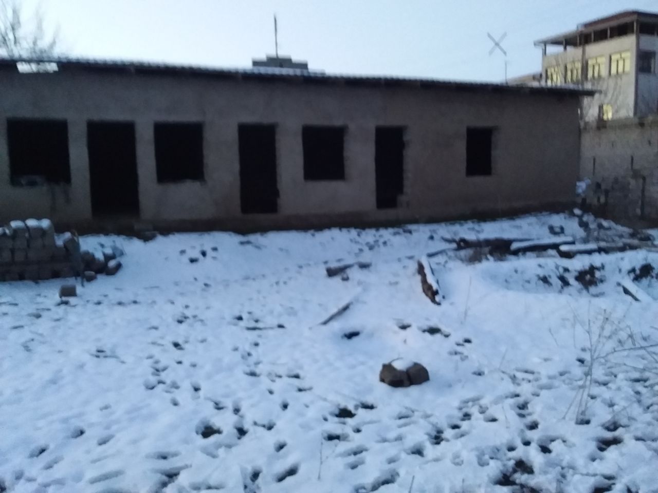 6 sotx uchastka sotiladi